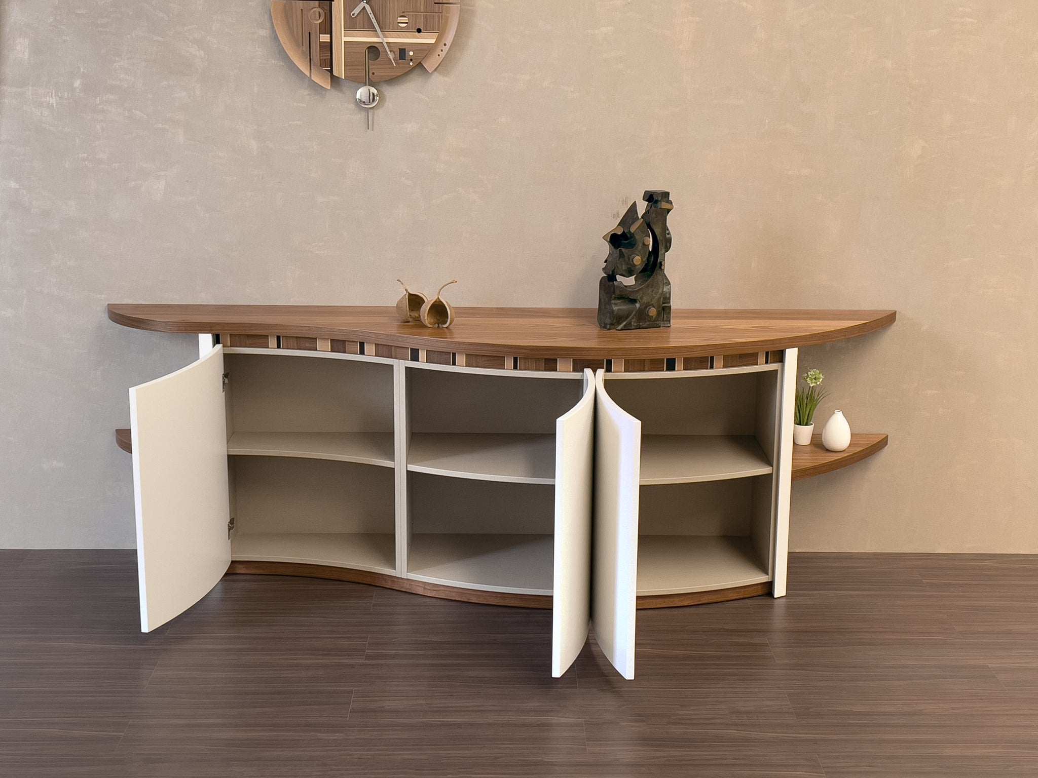 parete attrezzata in legno scuro