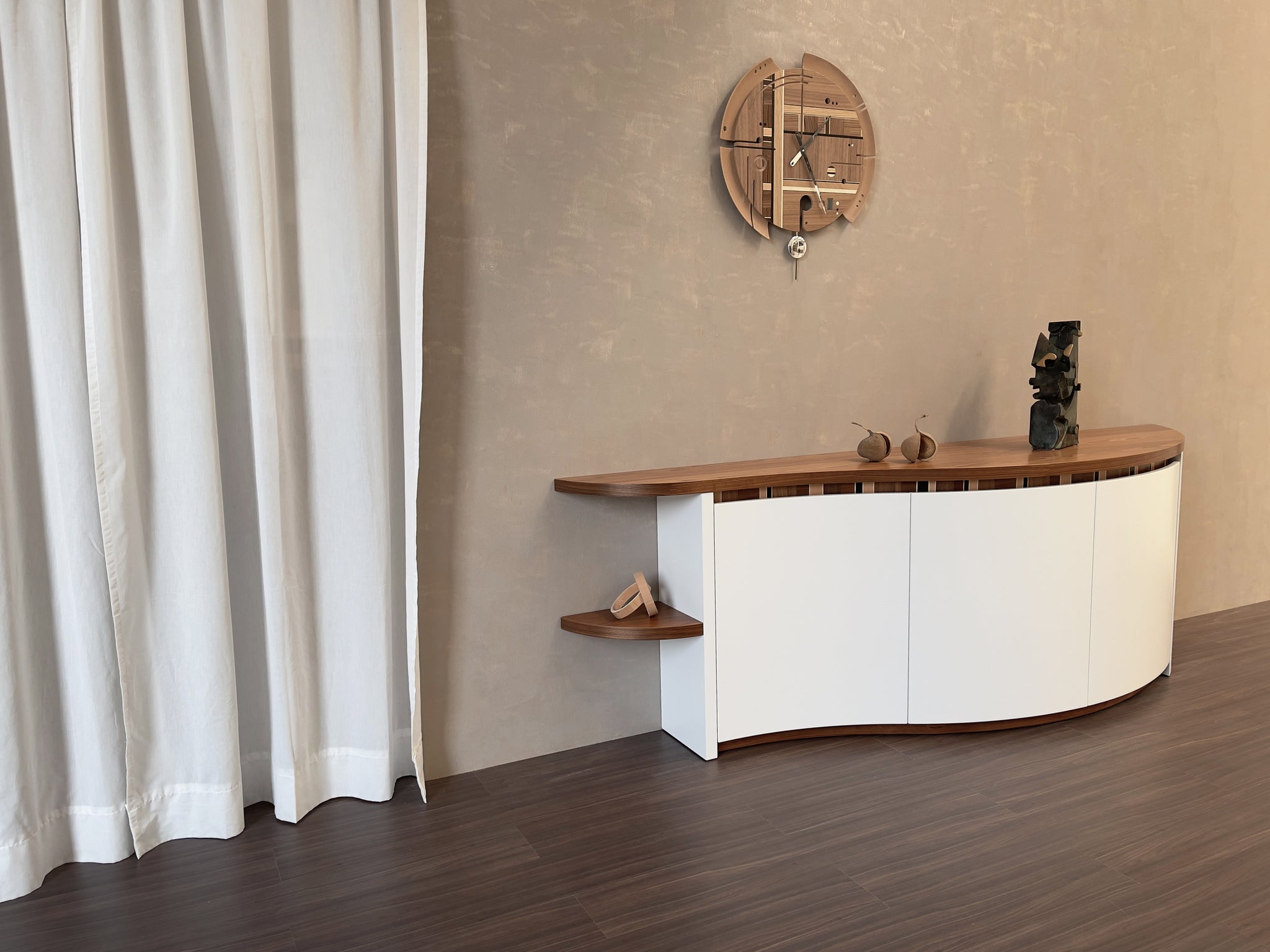 mobile in legno bianco da 3 metri