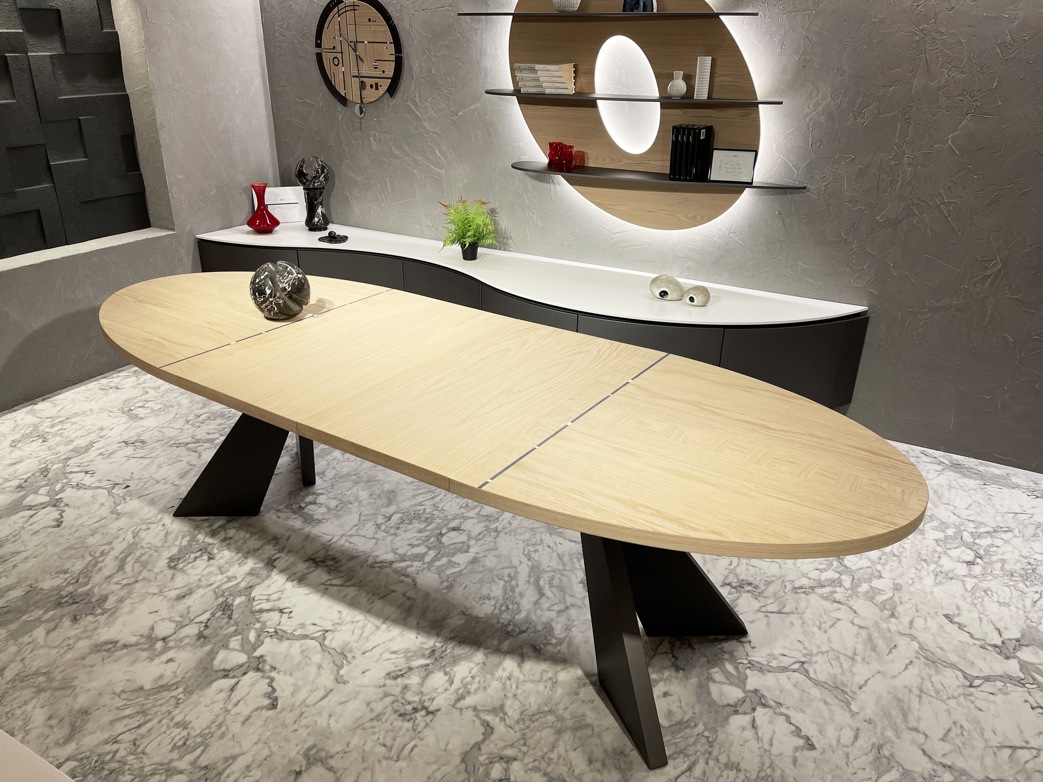 tavolo ovale allungabile fino a 10 posti in legno